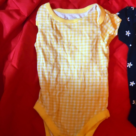 The Children's Place onsies. Yellow and blue. 0-3 months. - Picture 3 of 4